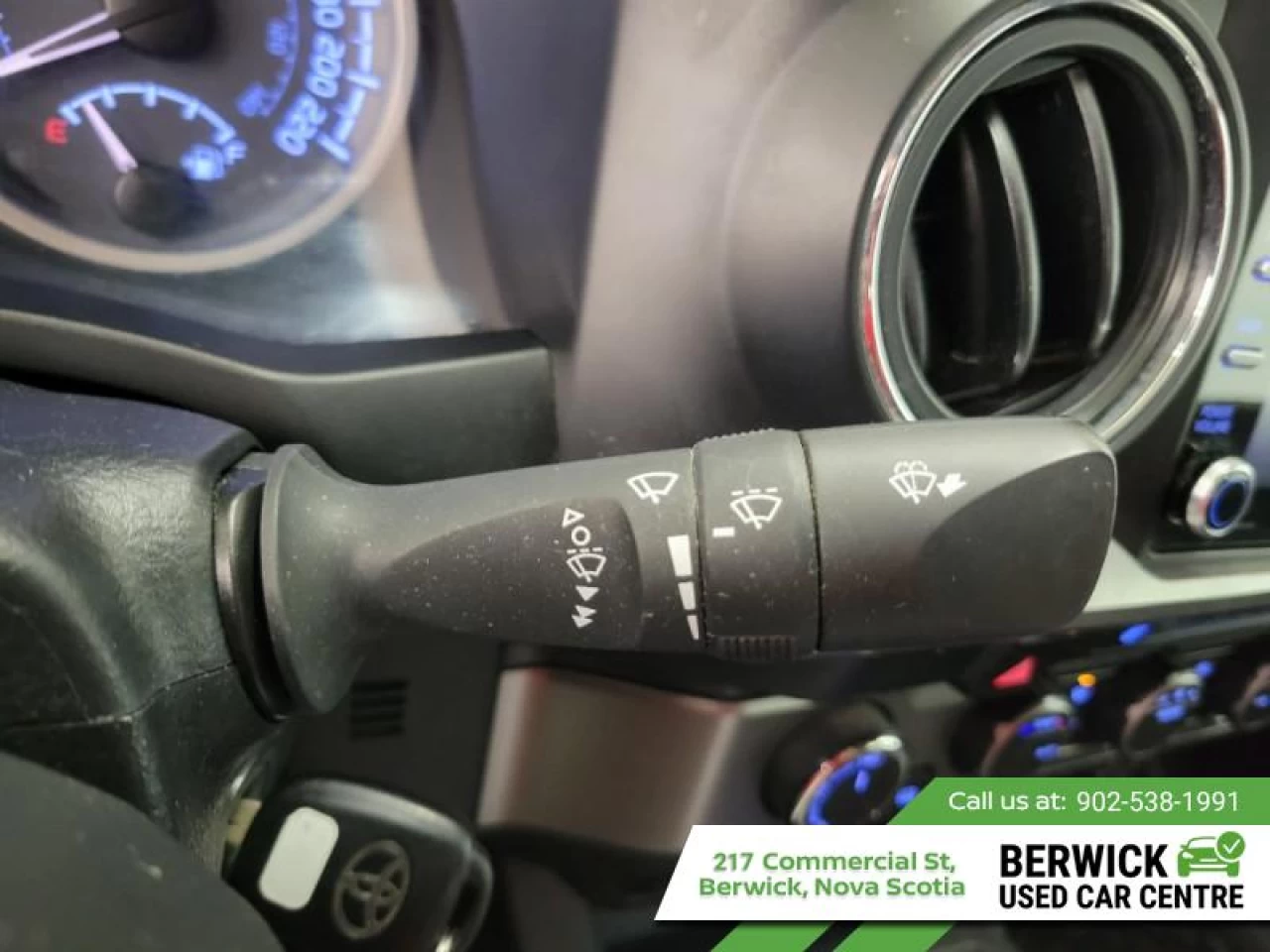 2022 Toyota Tacoma SR5 Main Image