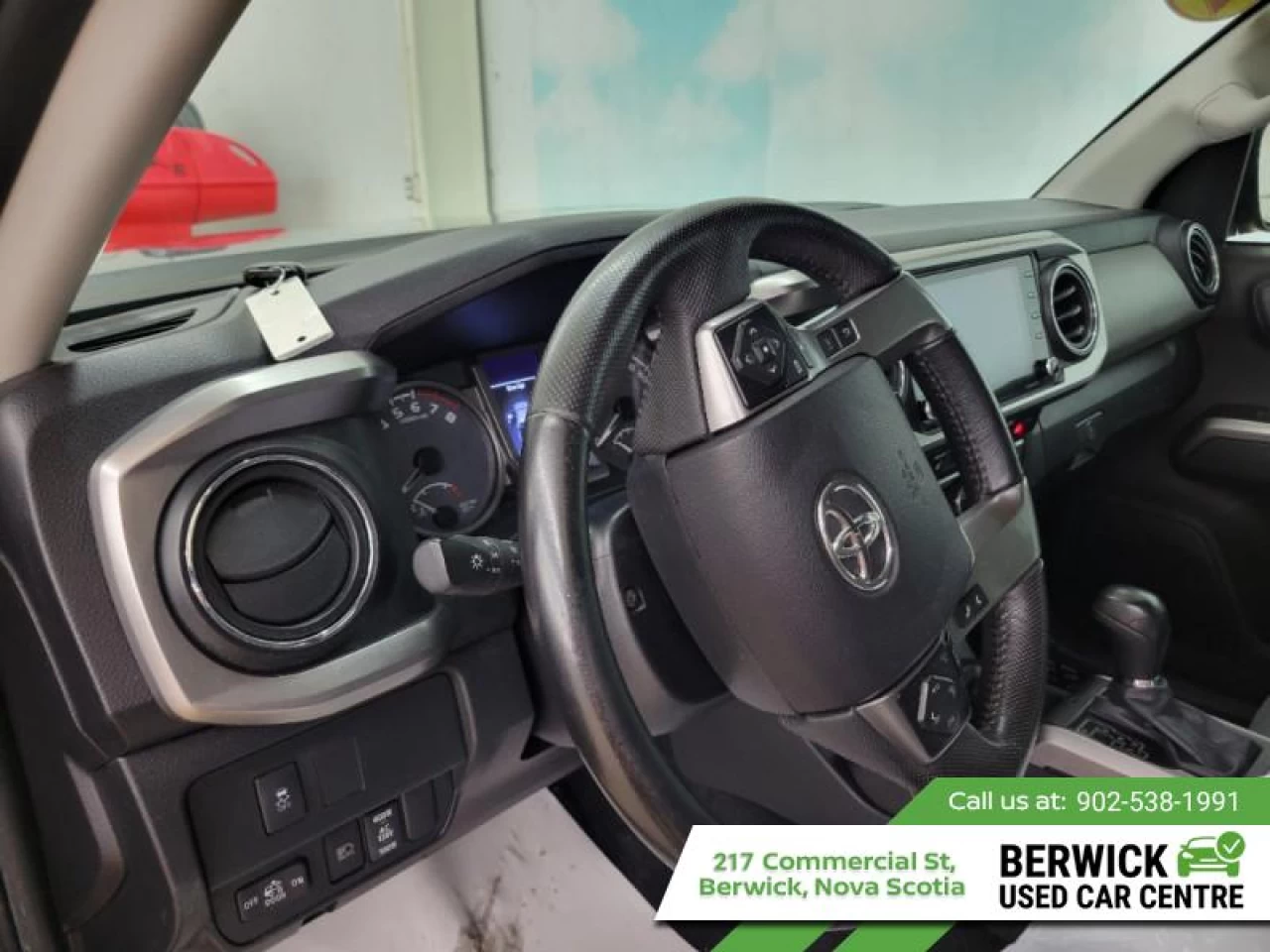 2022 Toyota Tacoma SR5 Main Image