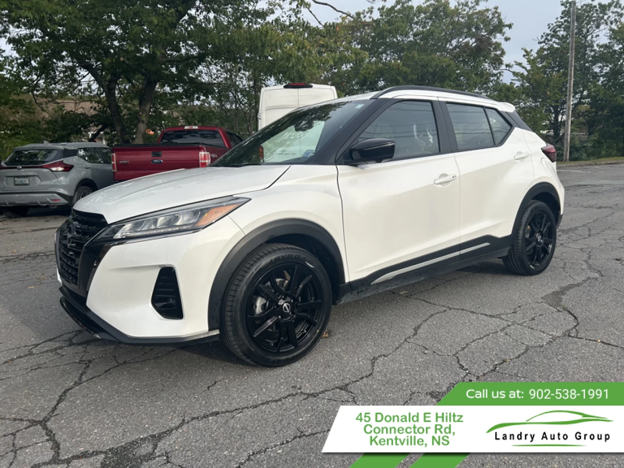 2024 Nissan Kicks SR Main Image
