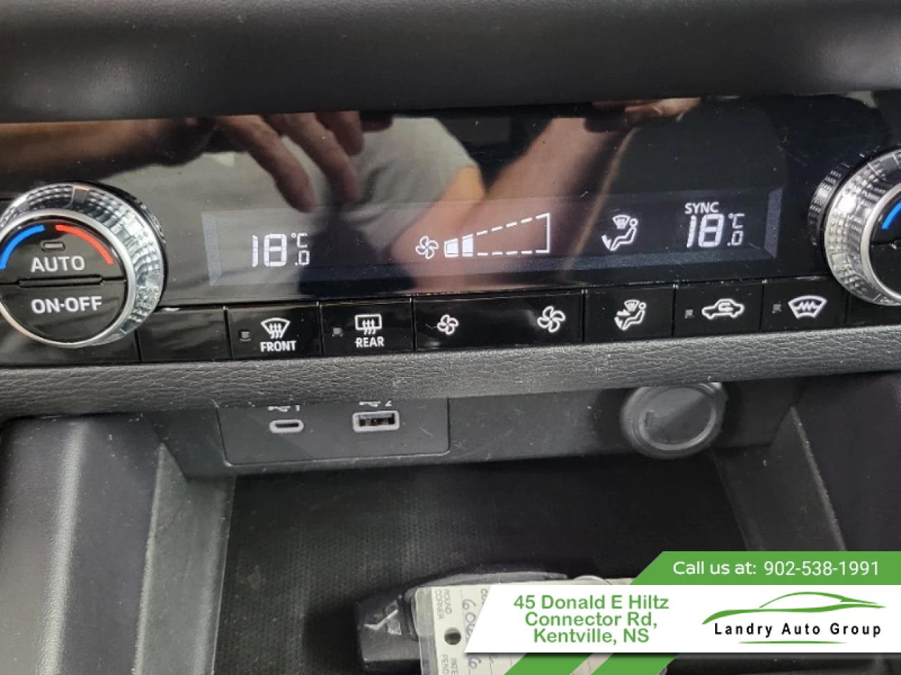 2024 Mitsubishi Outlander ES S-AWC Main Image