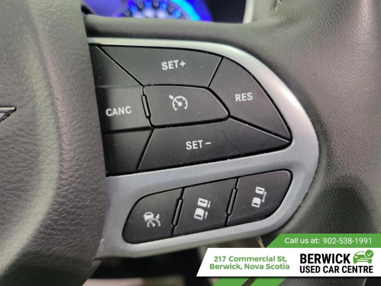 2023 Chrysler Pacifica Touring L Main Image