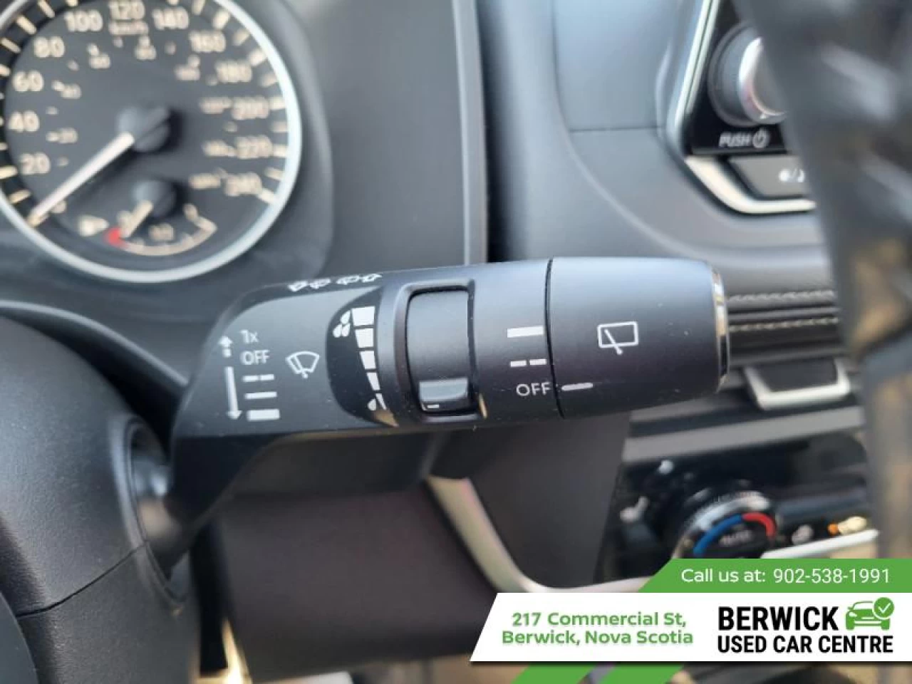 2024 Nissan Rogue SV Moonroof Main Image