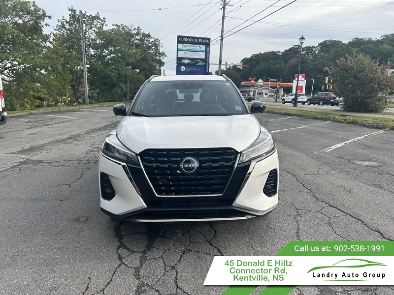 2024 Nissan Kicks SR Main Image
