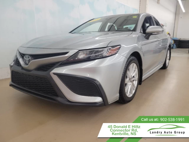 Toyota Camry SE 2023