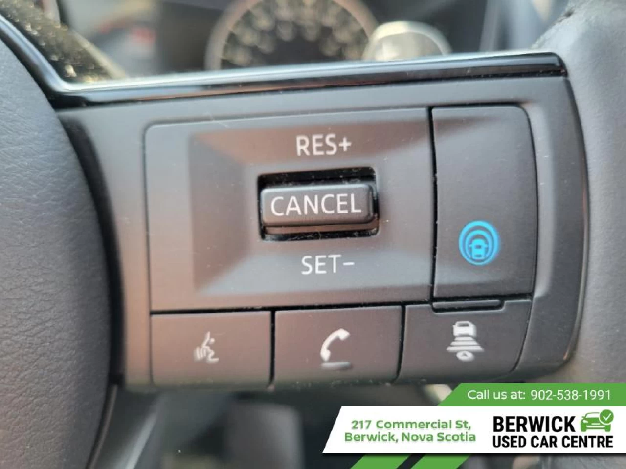 2023 Nissan Rogue SV Moonroof Main Image