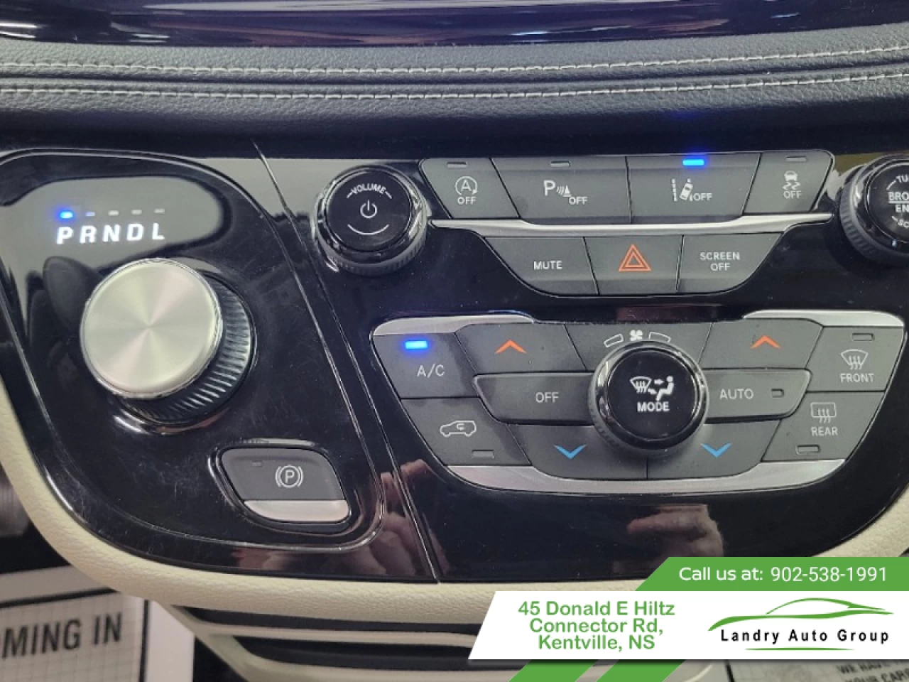 2023 Chrysler Pacifica Touring L Main Image