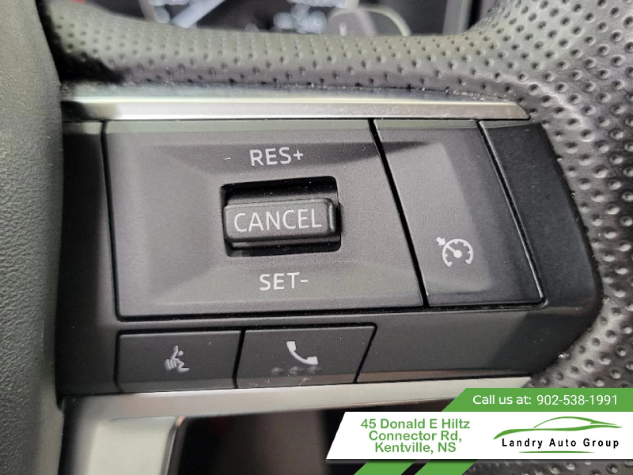 2024 Mitsubishi Outlander ES S-AWC Main Image