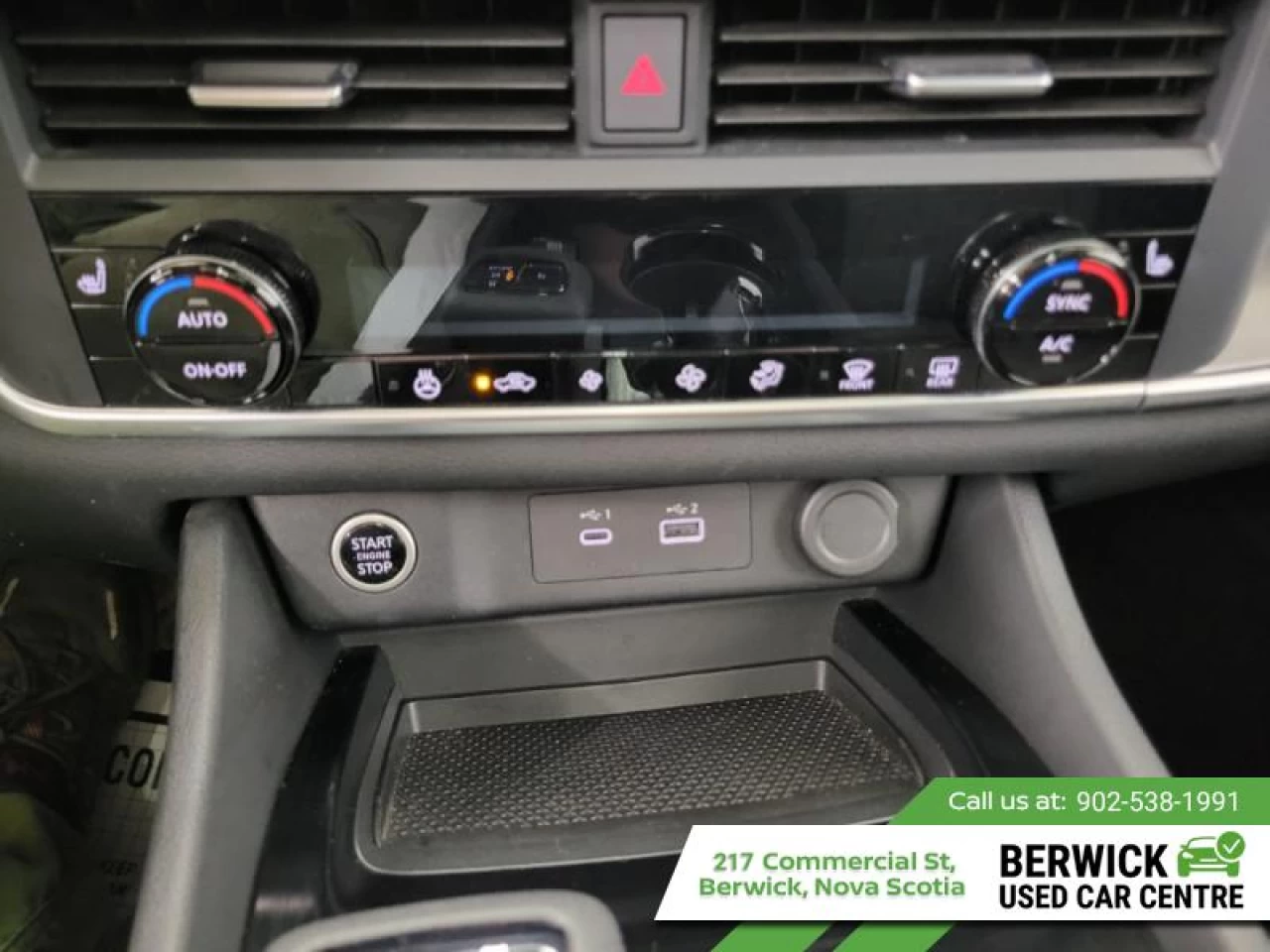 2023 Nissan Rogue SV Moonroof Main Image