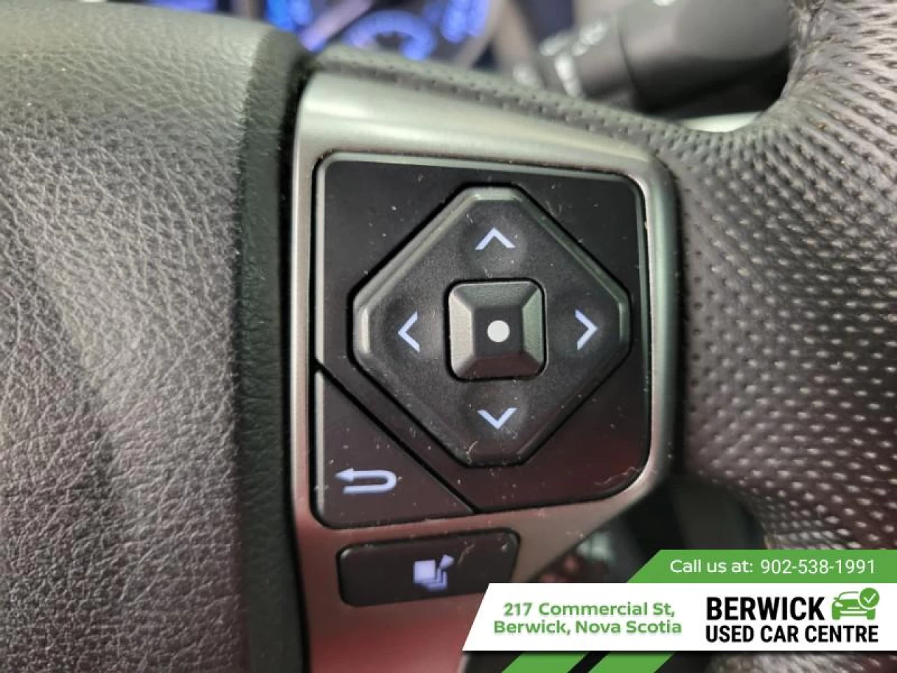 2022 Toyota Tacoma SR5 Main Image