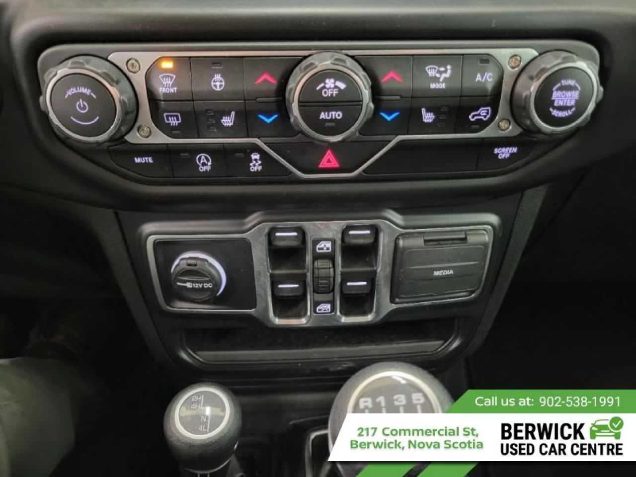 2022 Jeep Wrangler Unlimited Sahara Main Image