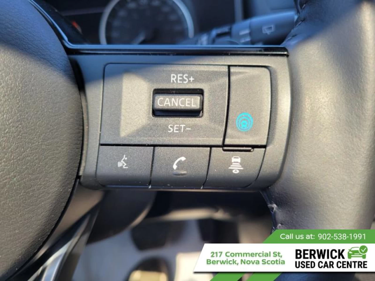 2023 Nissan Rogue SV Moonroof Main Image