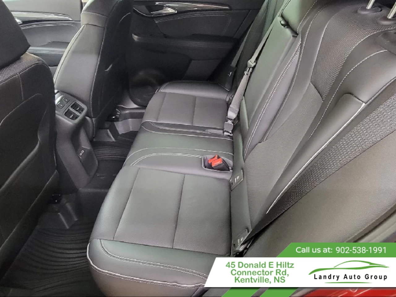 2022 Buick Envision Essence Main Image
