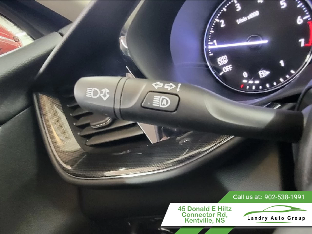 2022 Buick Envision Essence Main Image