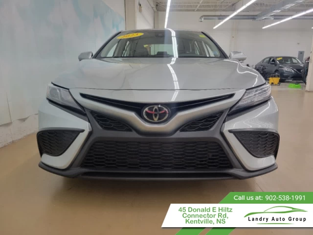 Toyota Camry SE 2023