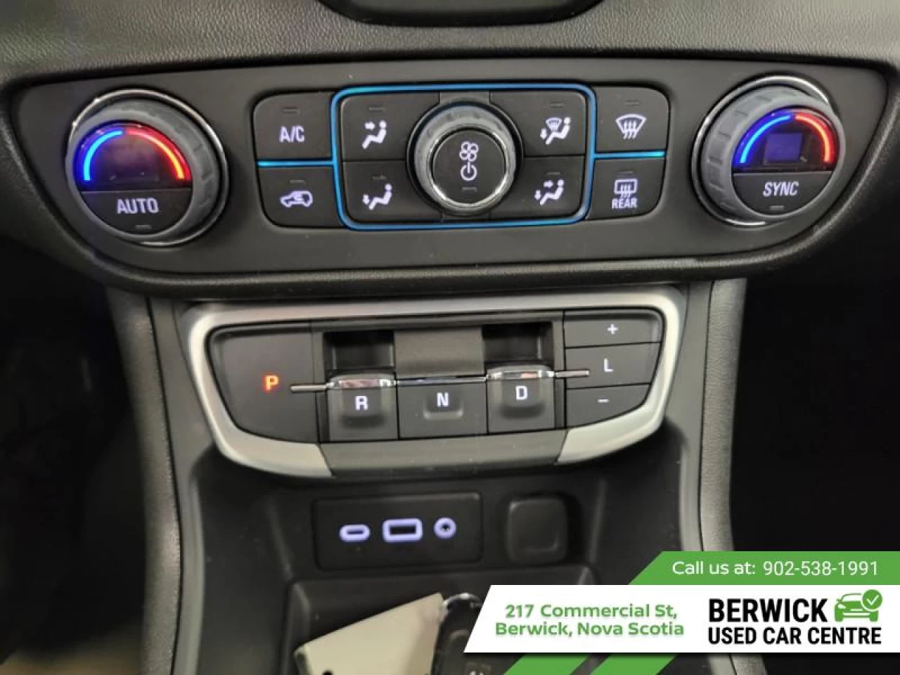 2024 GMC Terrain SLE Main Image