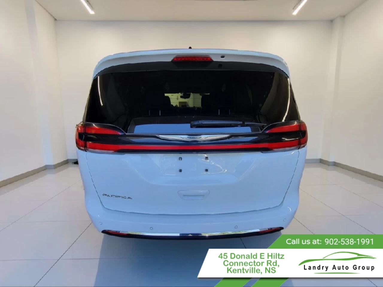 2023 Chrysler Pacifica Touring L Main Image