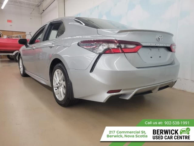 Toyota Camry SE 2023