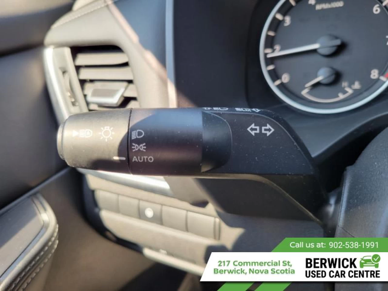 2024 Nissan Rogue SV Moonroof Main Image