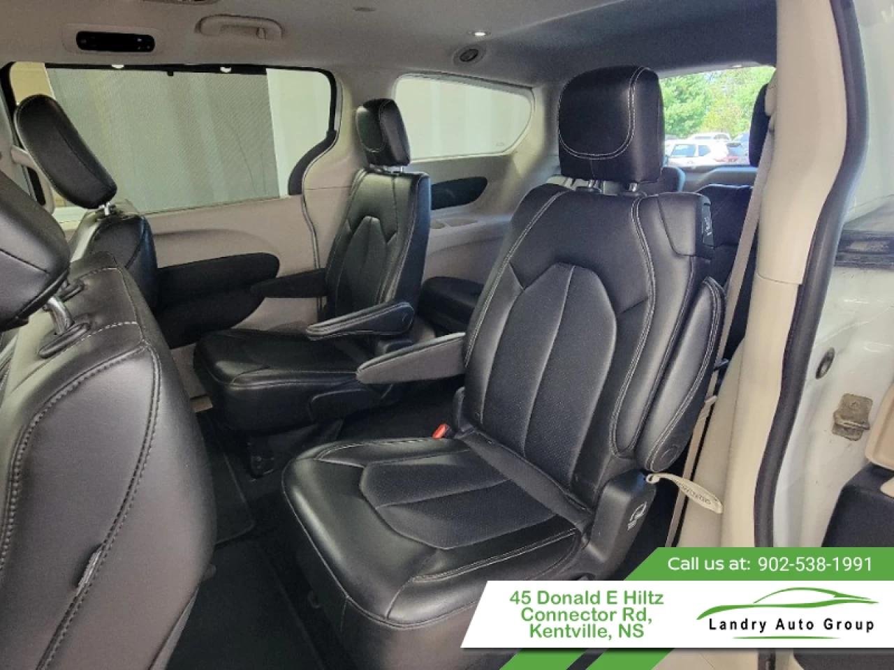 2023 Chrysler Pacifica Touring L Main Image