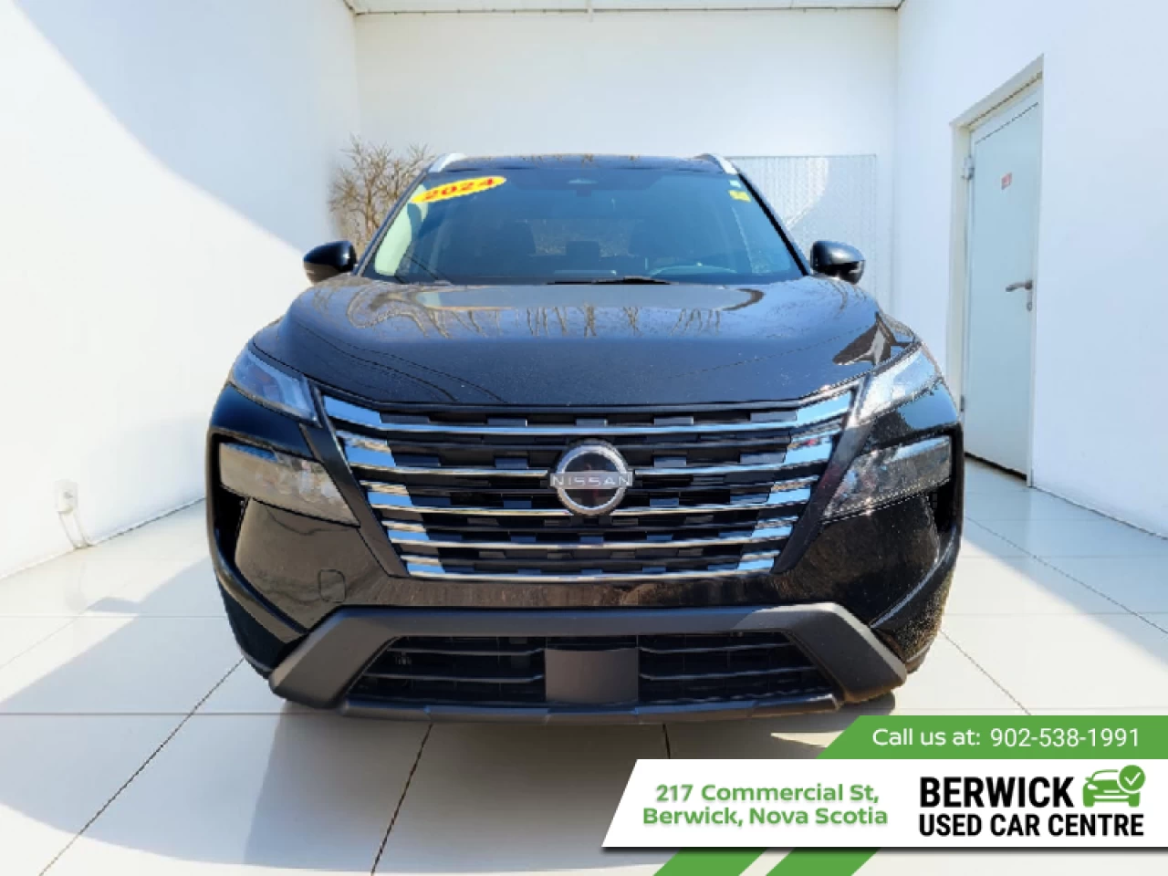 2024 Nissan Rogue SV Moonroof Main Image