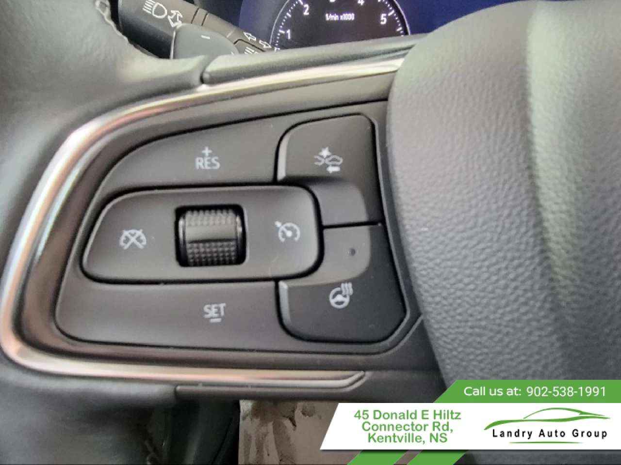 2022 Buick Envision Essence Main Image