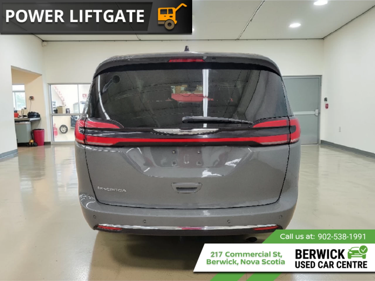 2023 Chrysler Pacifica Touring L Main Image