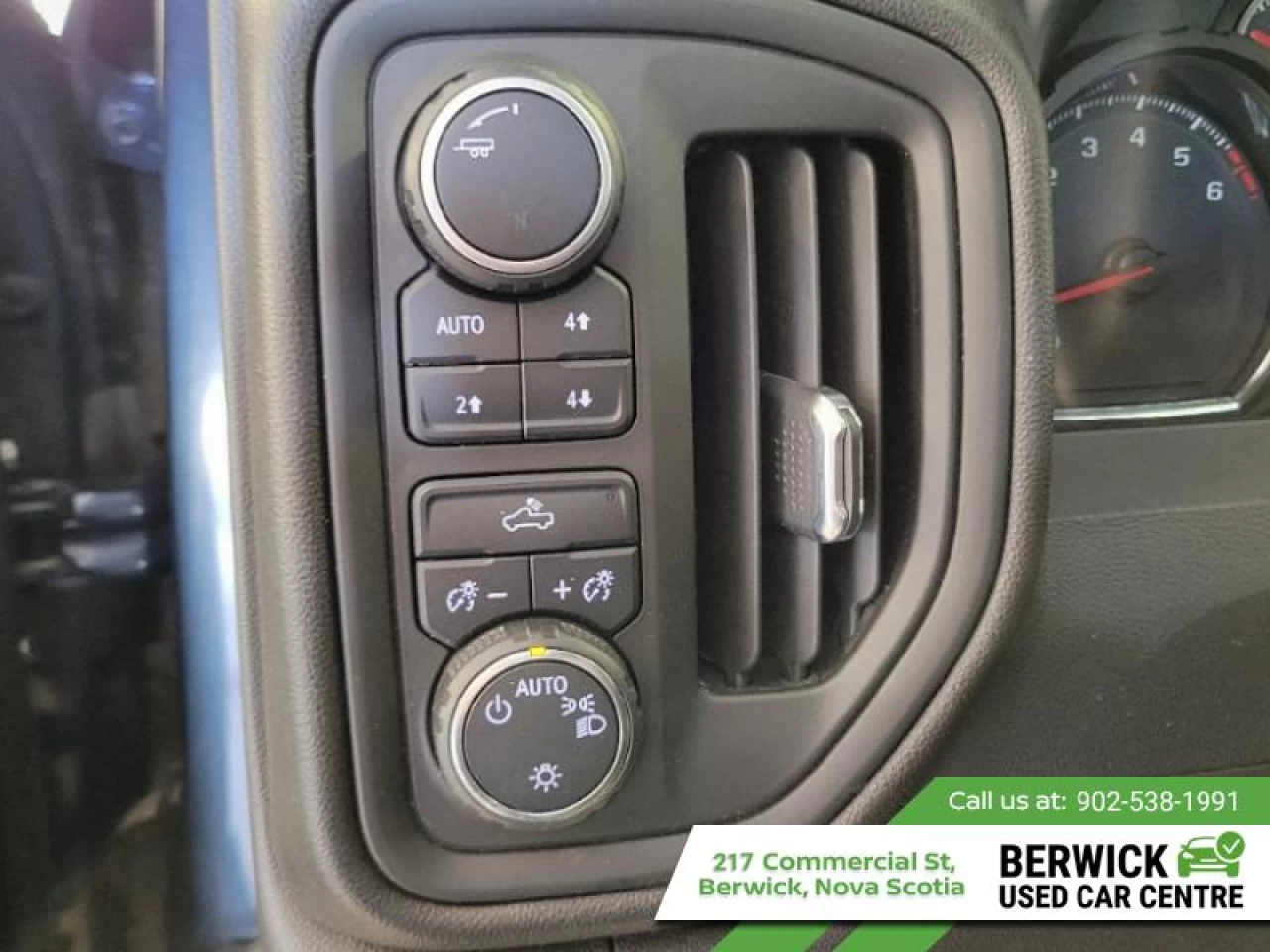 2022 Chevrolet Silverado 1500 LTD Custom Trail Boss Main Image