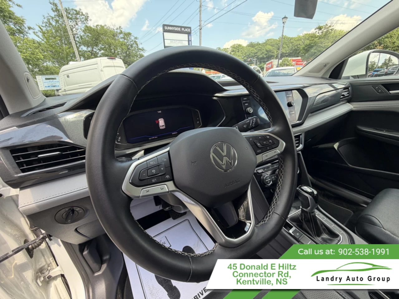 2022 Volkswagen Taos Highline 4MOTION Main Image