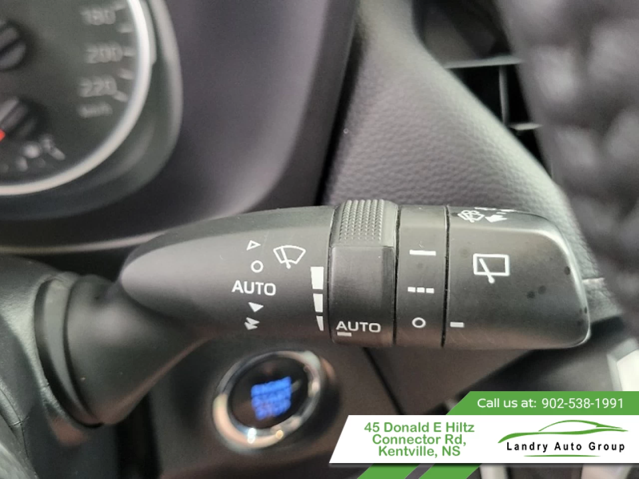2022 Toyota RAV4 XLE Main Image