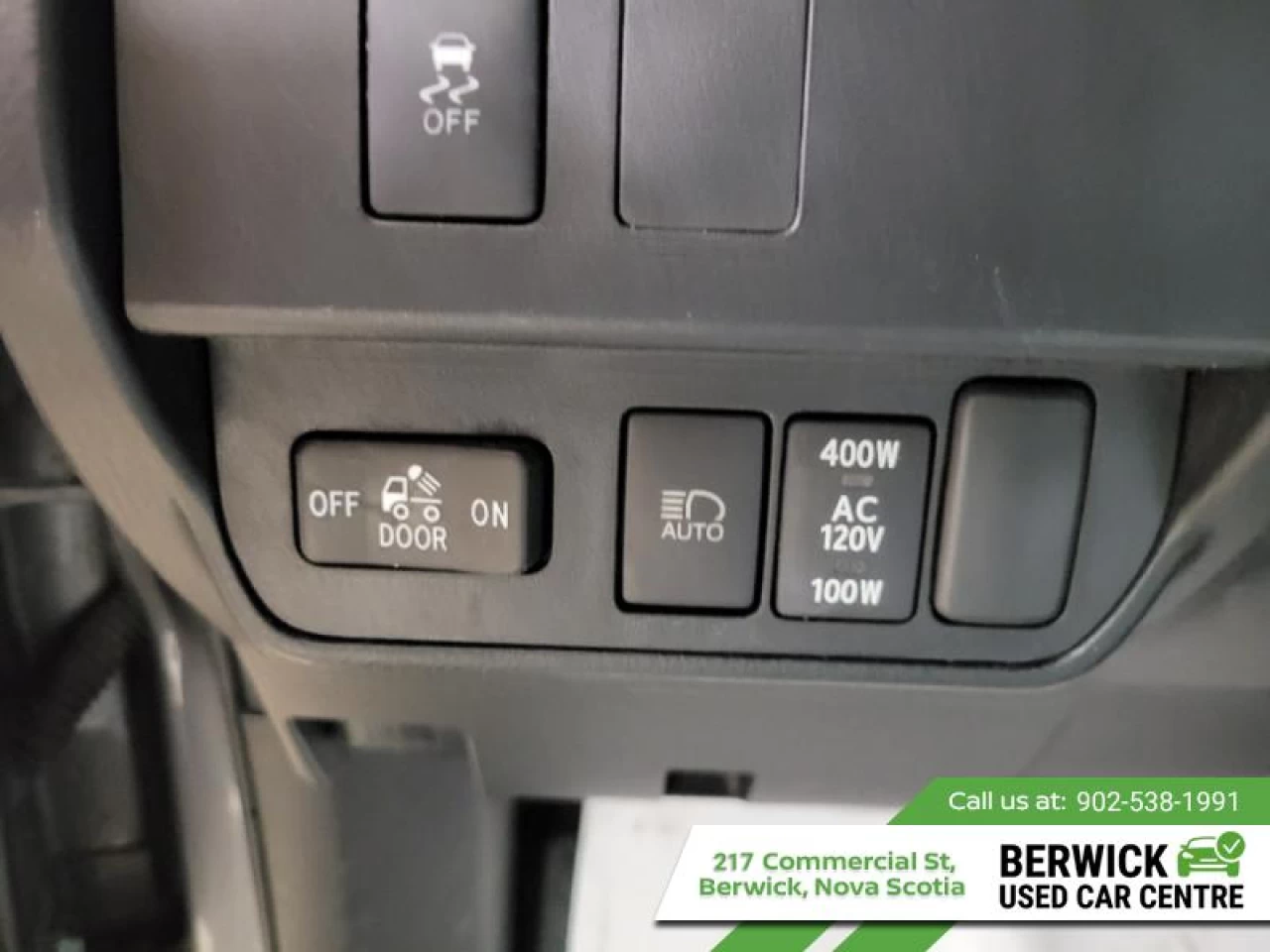 2022 Toyota Tacoma SR5 Main Image