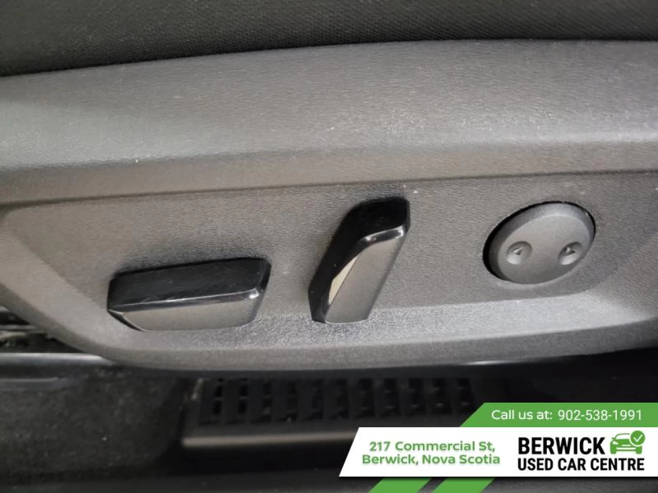 2023 Nissan Rogue SV Moonroof Main Image