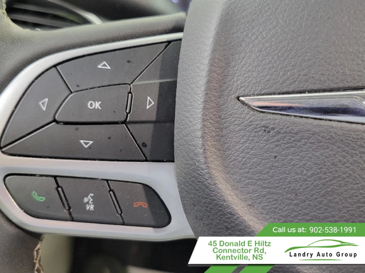 2023 Chrysler Pacifica Touring L Main Image