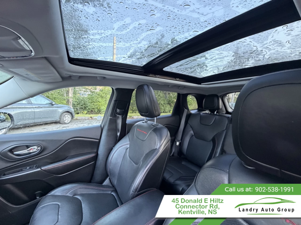 2019 Jeep Cherokee Trailhawk Elite Main Image