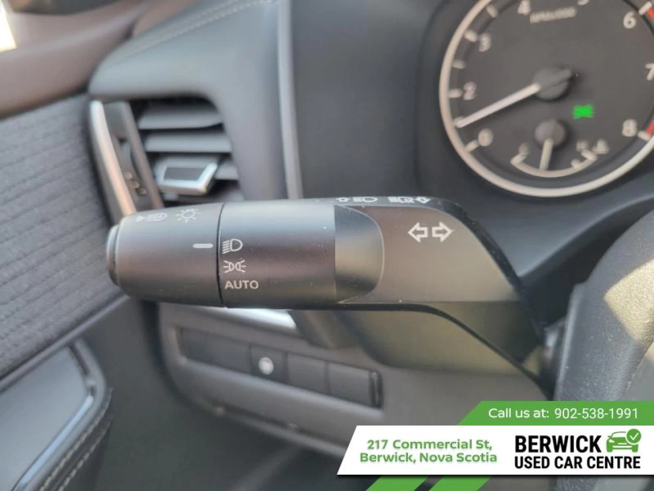 2023 Nissan Rogue SV Moonroof Main Image