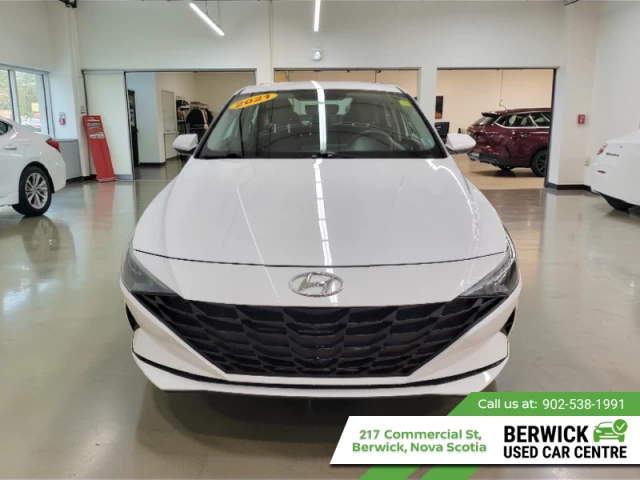 Hyundai Elantra Essential Manual 2021