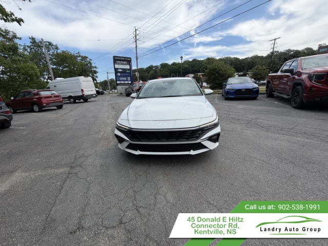 Hyundai Elantra Preferred IVT w/Tech Pkg 2025