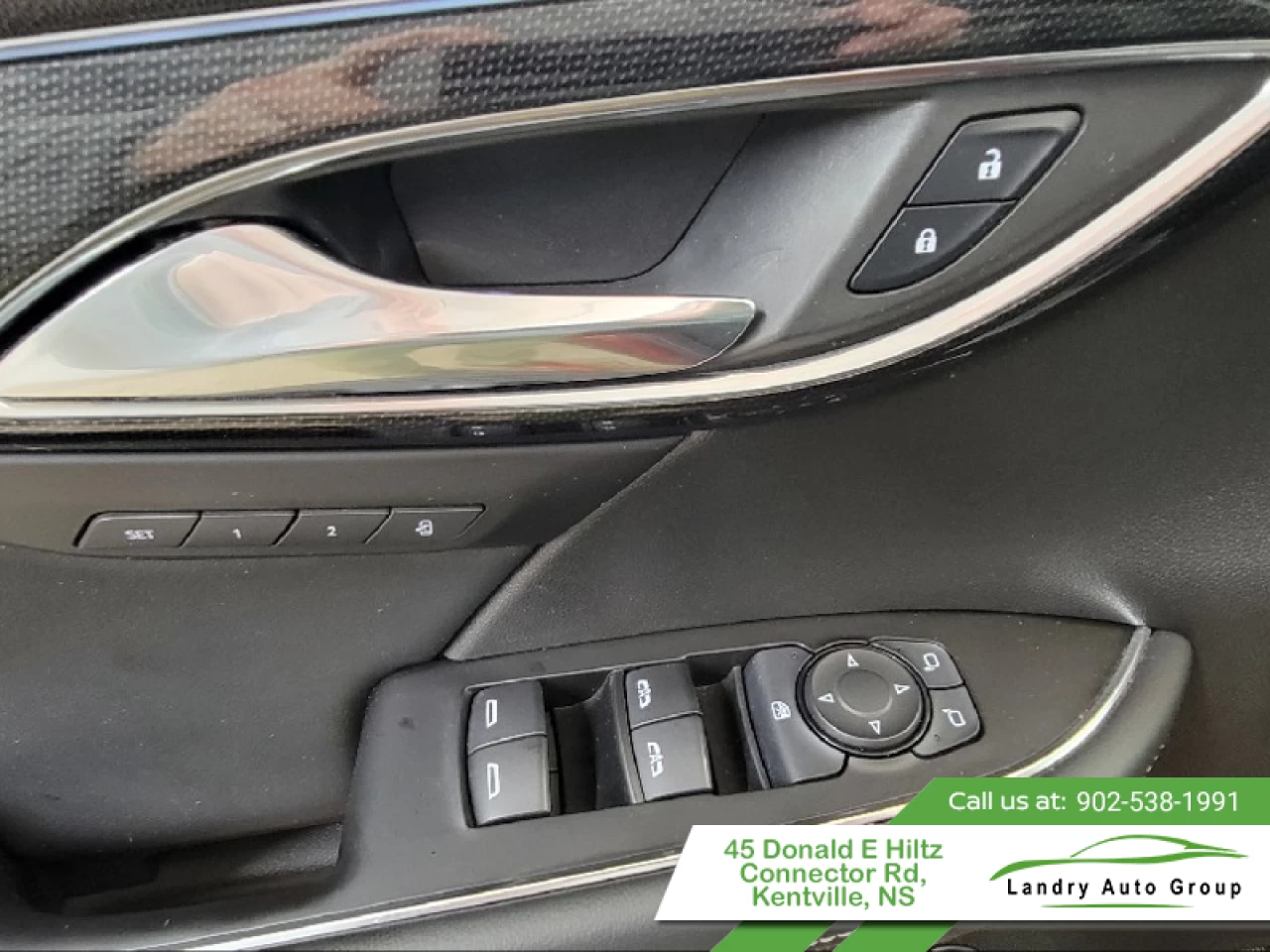 2022 Buick Envision Essence Main Image