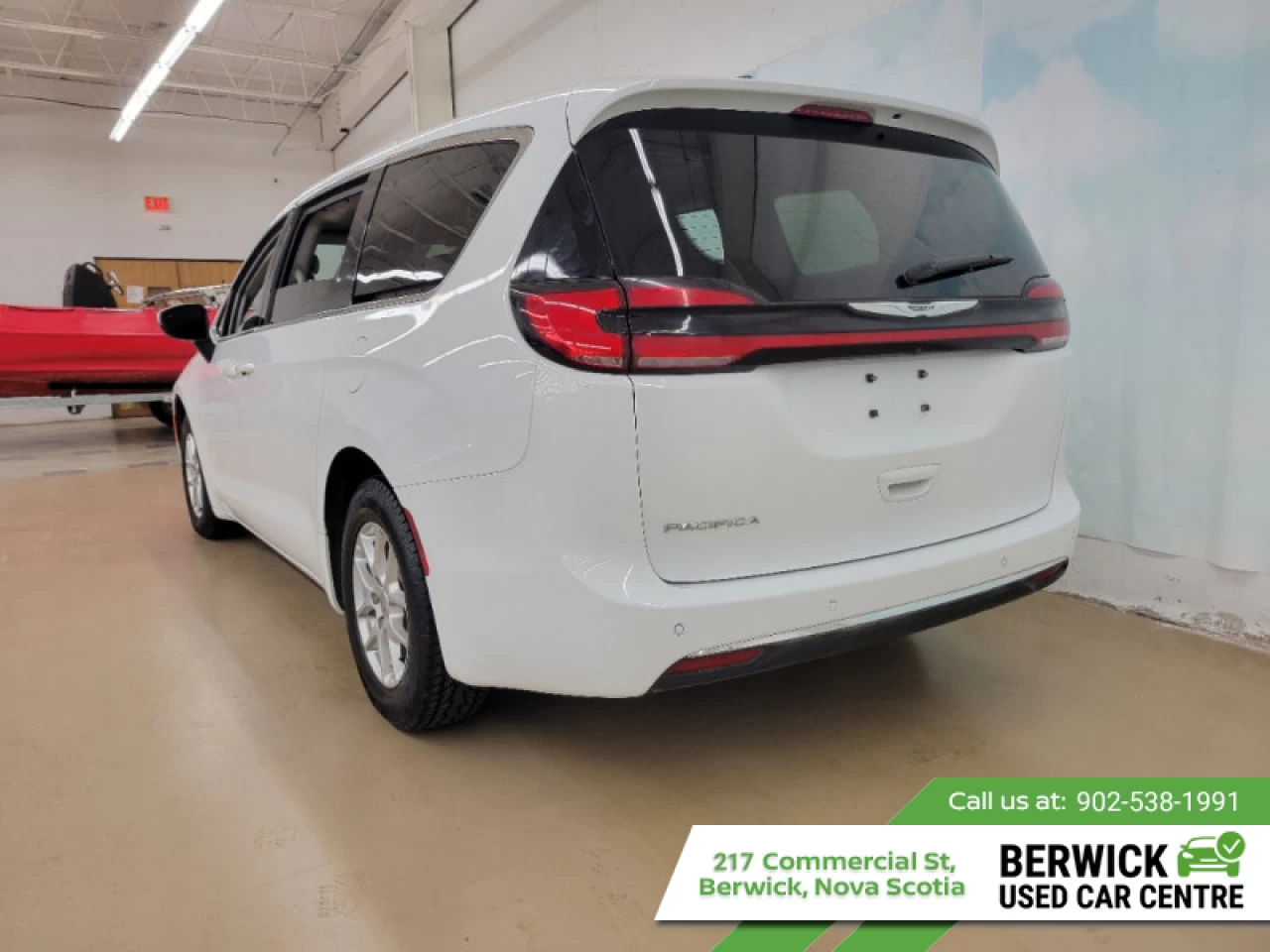 2023 Chrysler Pacifica Touring L Main Image