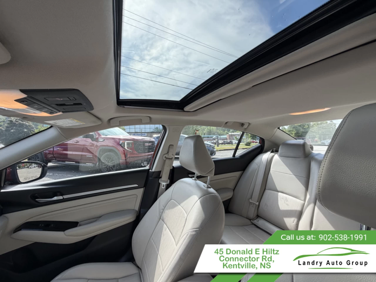 2022 Nissan Altima Platinum Main Image