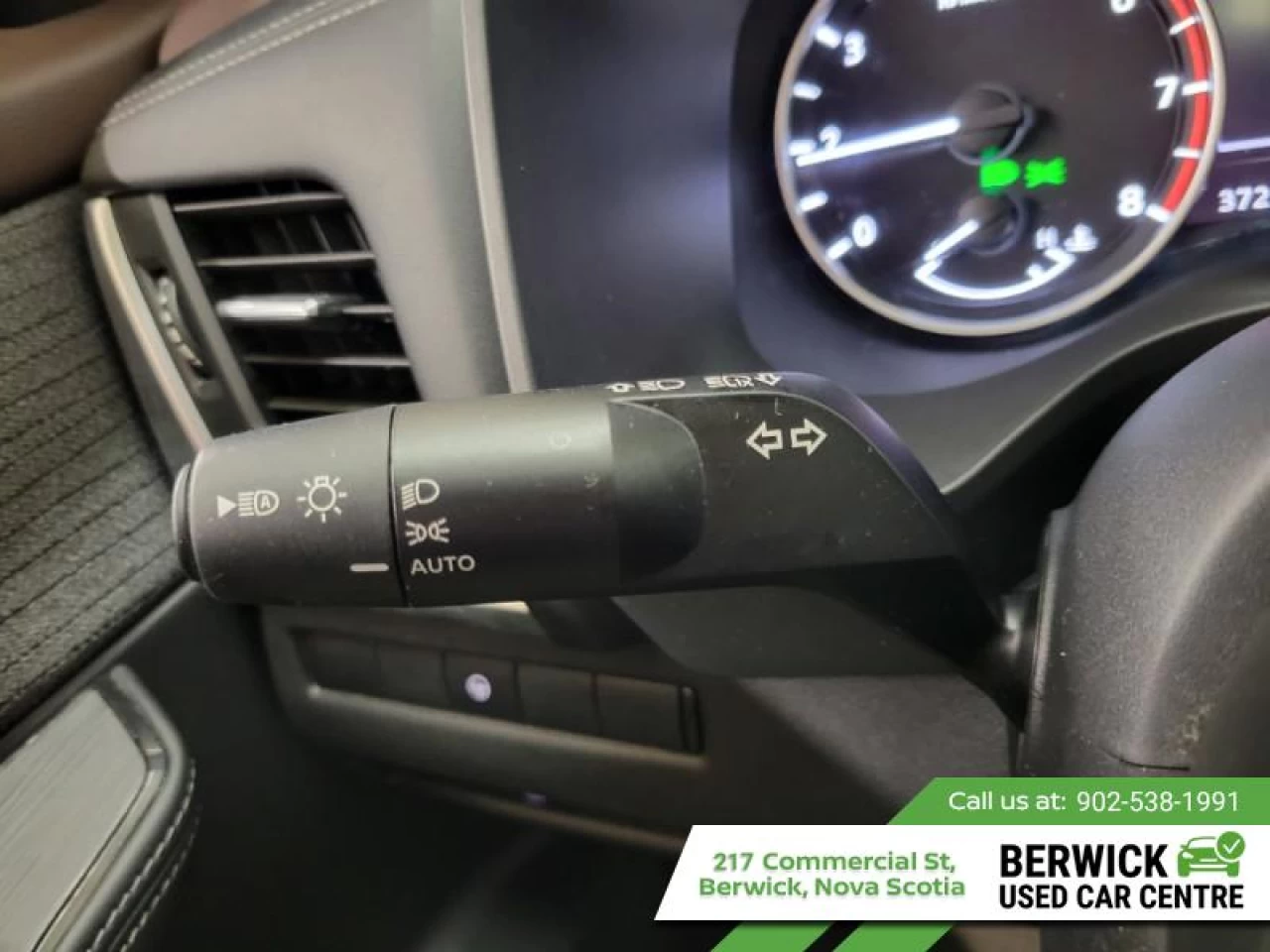 2023 Nissan Rogue SV Moonroof Main Image