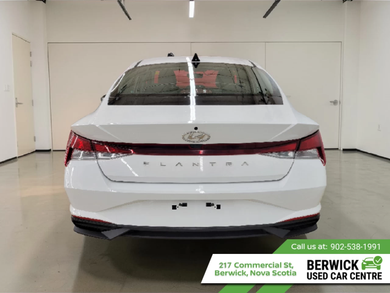 2021 Hyundai Elantra Essential Manual Main Image