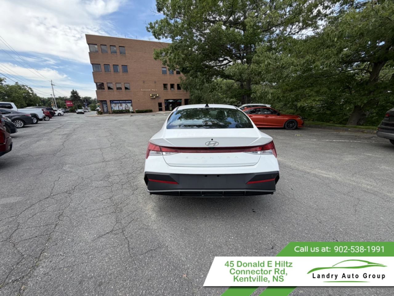 2025 Hyundai Elantra Preferred IVT w/Tech Pkg Main Image