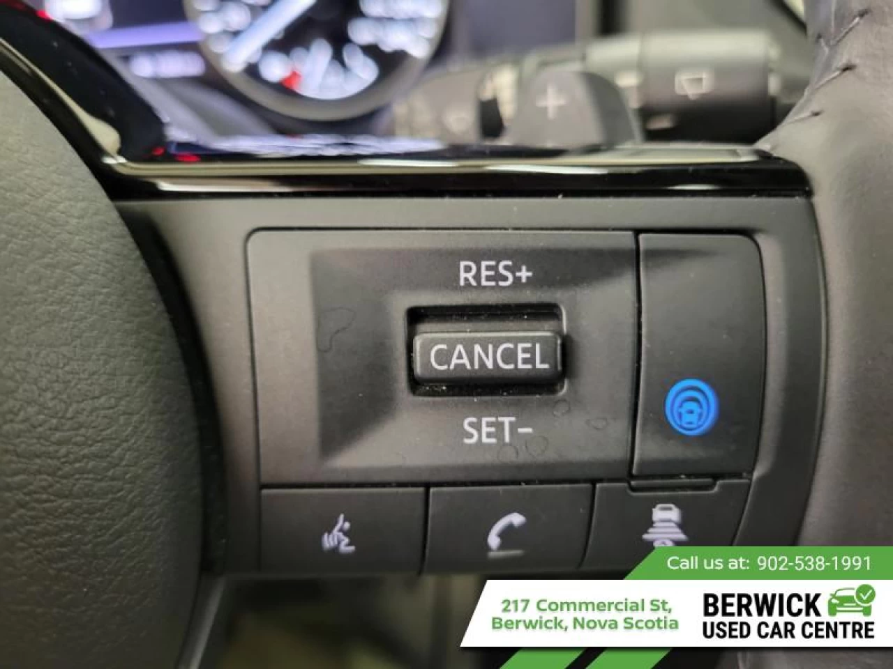 2023 Nissan Rogue SV Moonroof Main Image