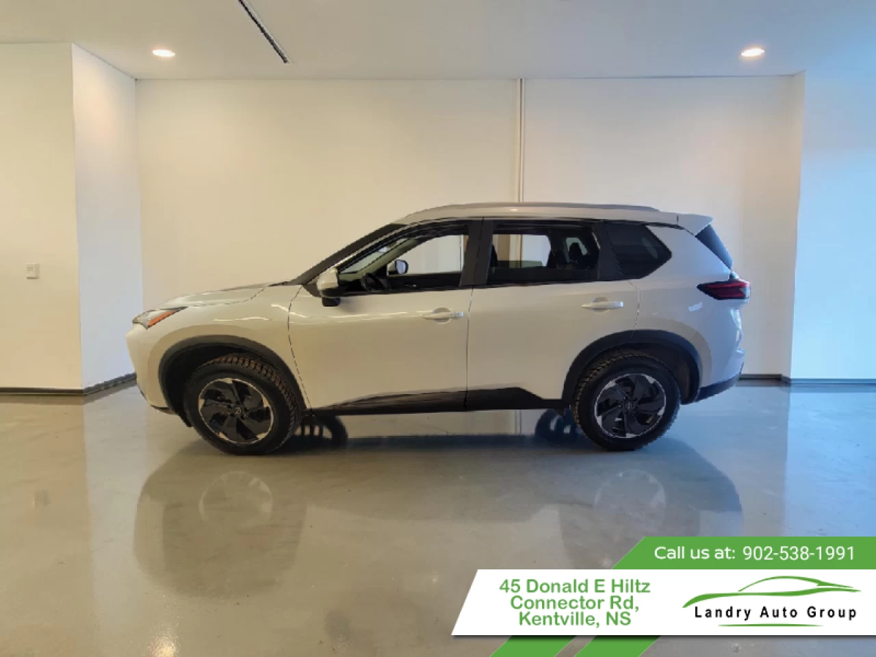 2024 Nissan Rogue SV Moonroof Main Image