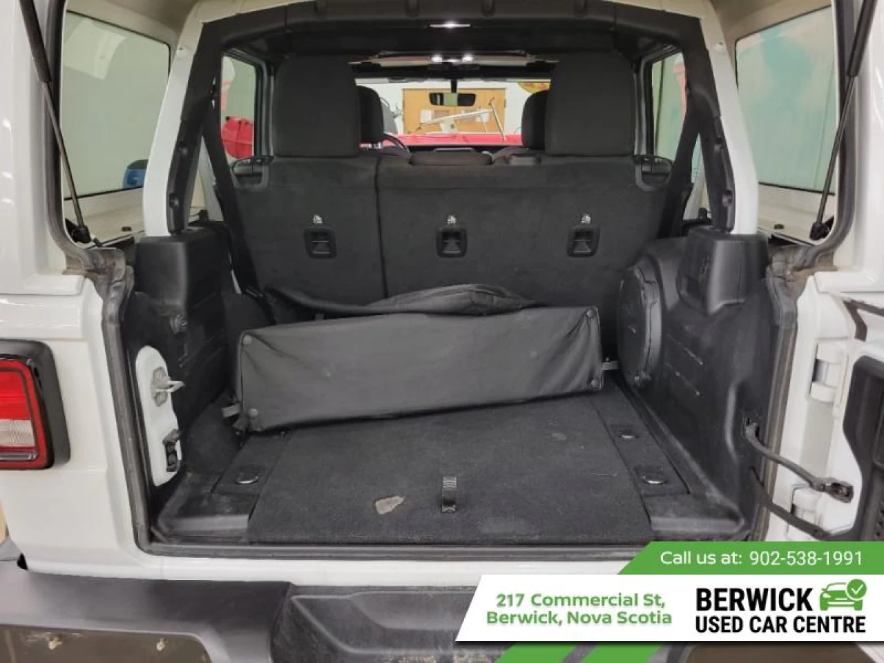 2022 Jeep Wrangler Unlimited Sahara Main Image