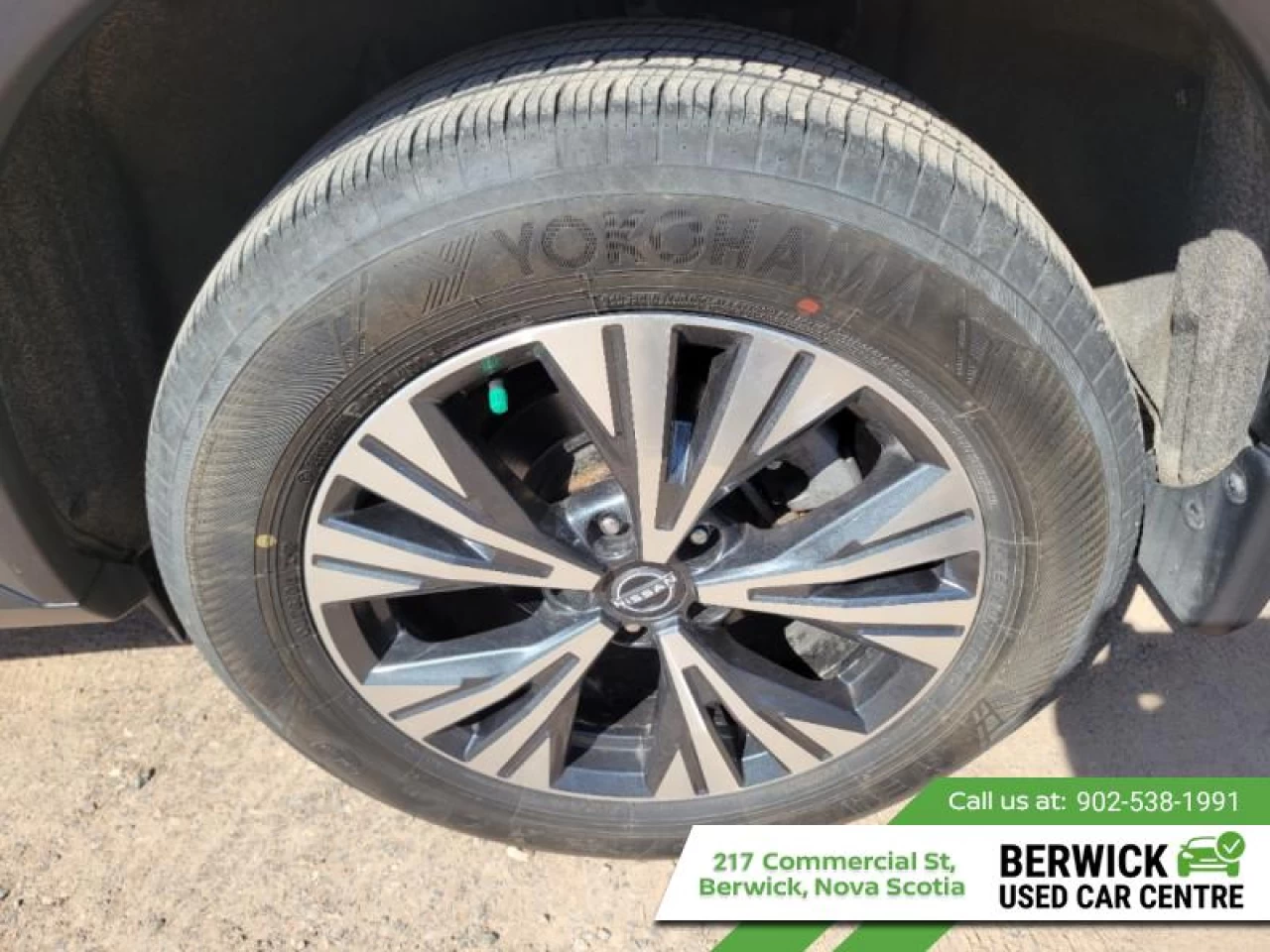 2023 Nissan Rogue SV Moonroof Main Image