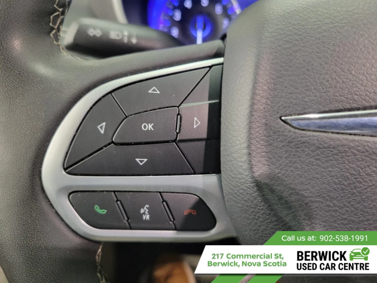 2023 Chrysler Pacifica Touring L Main Image