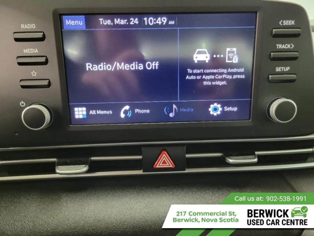 2021 Hyundai Elantra Essential Manual Main Image