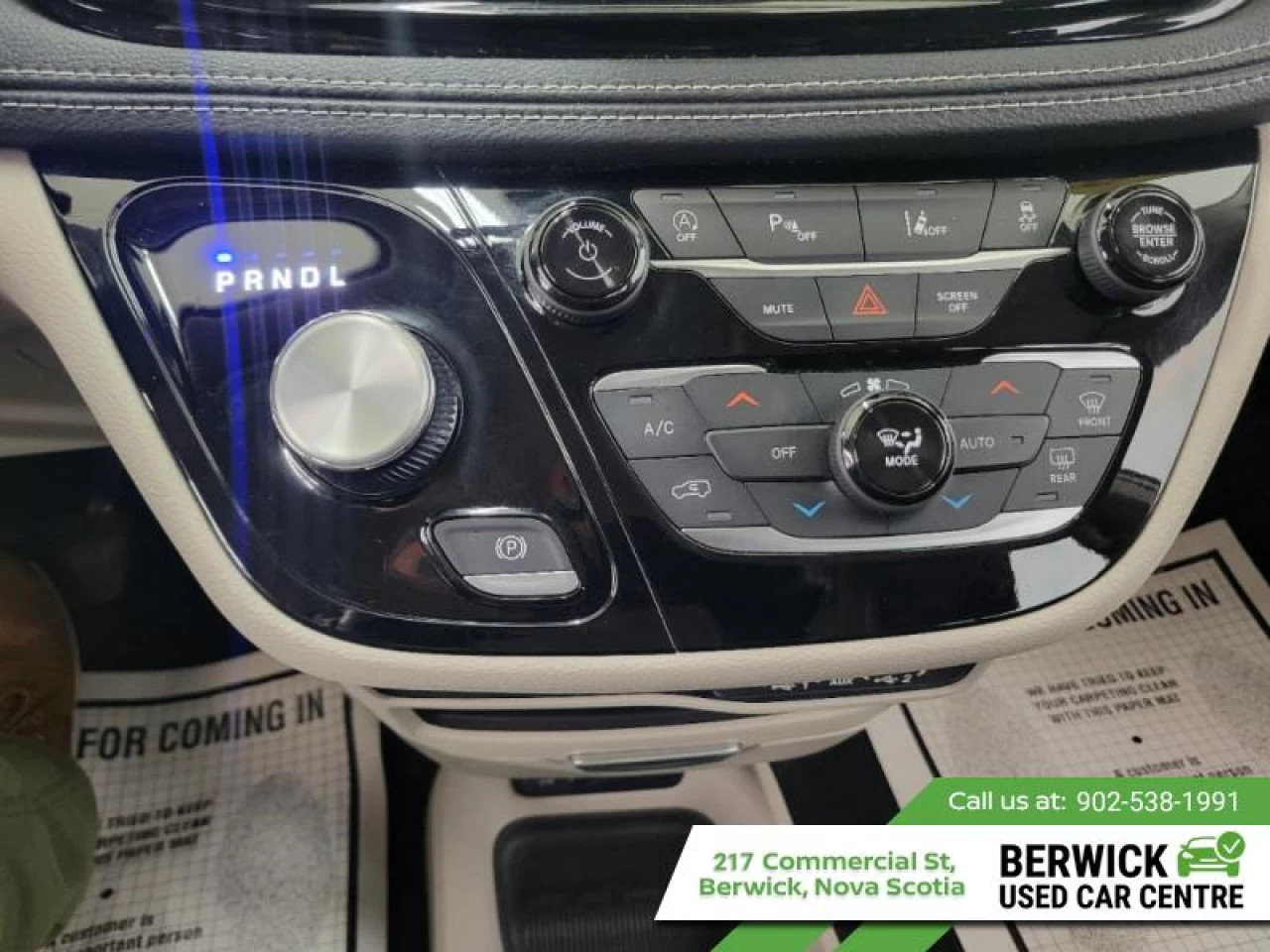 2023 Chrysler Pacifica Touring L Main Image