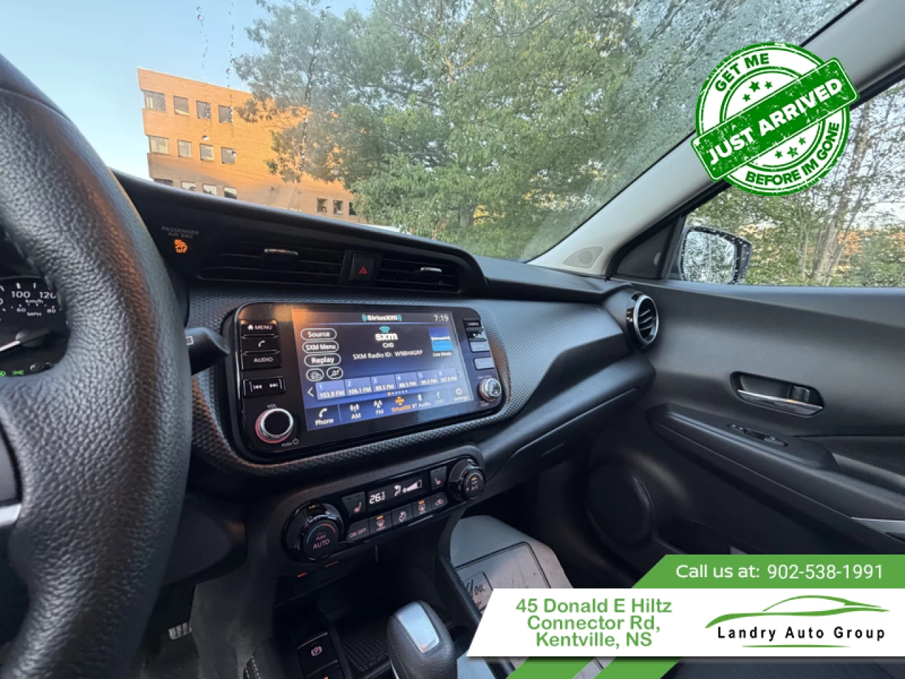 2025 Nissan Kicks Play SV Main Image
